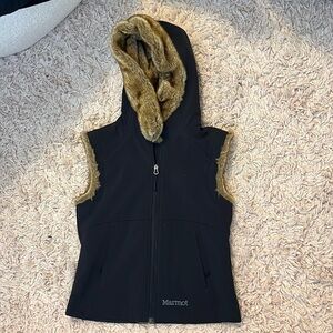 Marmot Vest Women small Black Soft Shell Faux Fur Hood Zip Up Jacket*